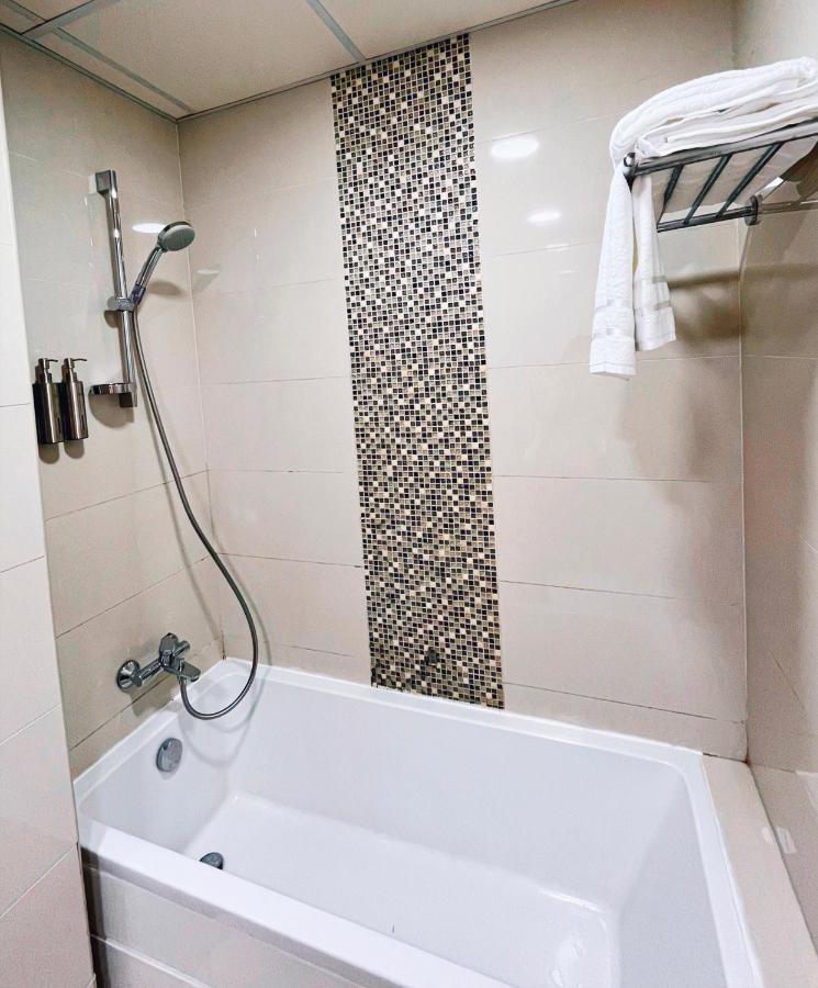 5 Star Serviced Apartment With Beach Access In The Heart Of Dubai Marina Free Welcome Gift Box Upon Arrival Ngoại thất bức ảnh