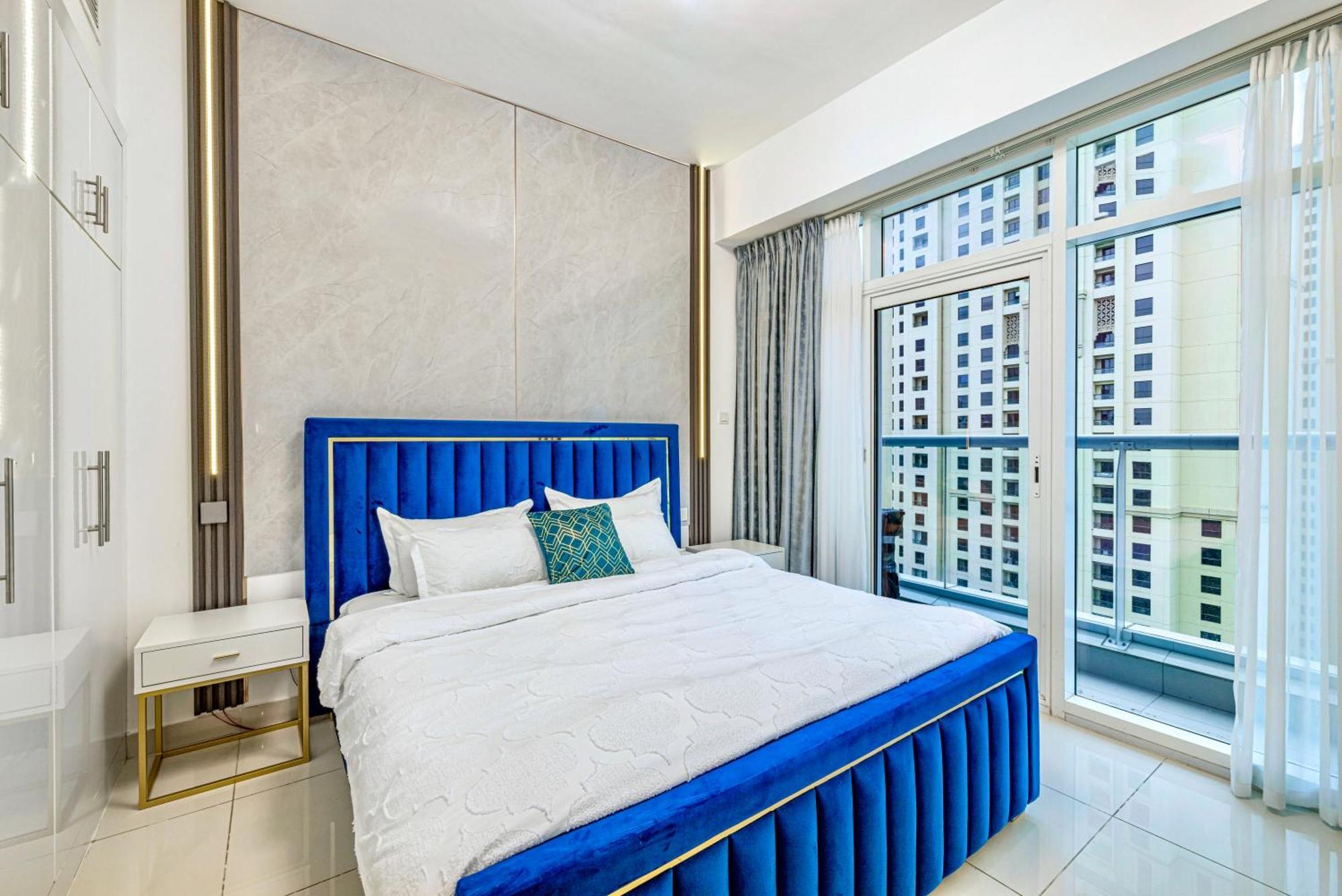 5 Star Serviced Apartment With Beach Access In The Heart Of Dubai Marina Free Welcome Gift Box Upon Arrival Ngoại thất bức ảnh