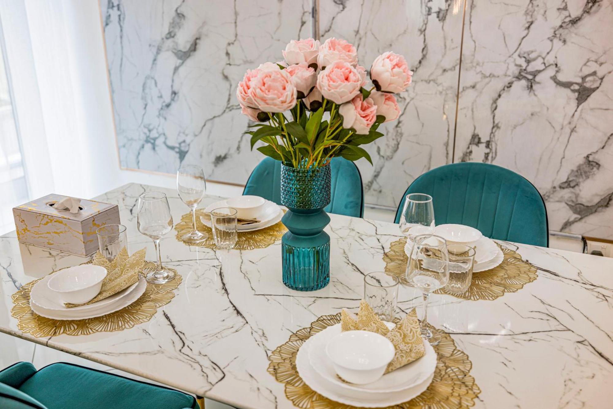 5 Star Serviced Apartment With Beach Access In The Heart Of Dubai Marina Free Welcome Gift Box Upon Arrival Ngoại thất bức ảnh